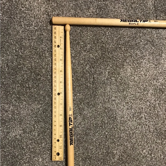 Drumsticks - Natural Wood Regal Tip Maple - Picture 2 of 4
